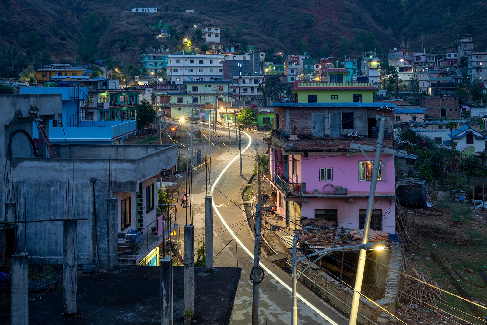 Nächtliche Straßenszenerie in Ramechhap Nepal